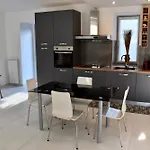 Cheryl By My Place Malpensa Apartman